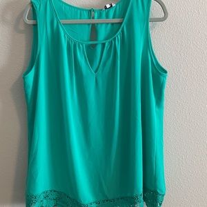 Sleeveless women’s top